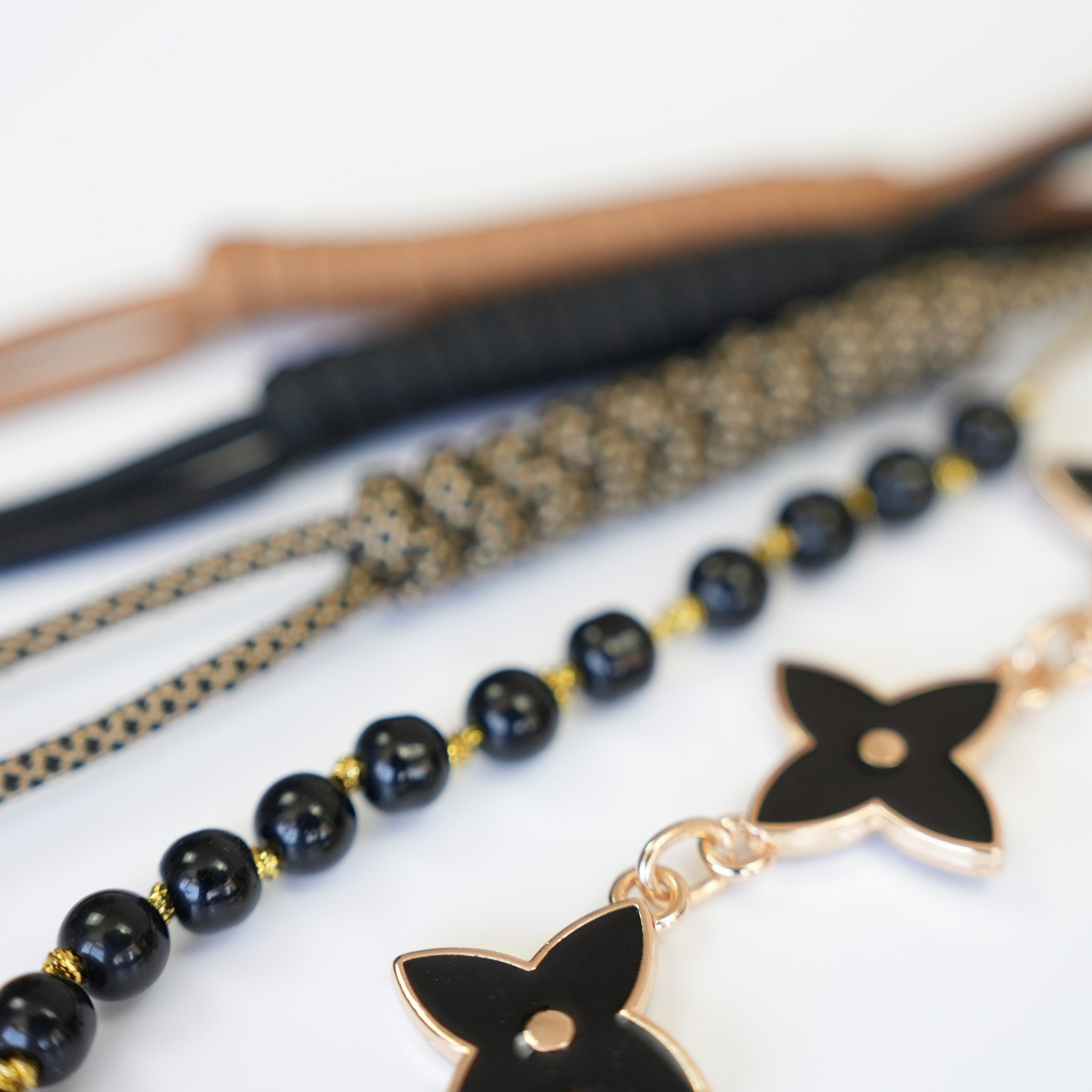 Night Bloom El Yapımı Örgü Dokulu Çanta Süsü – RopeCharm (Bag Charm) | Happyangels