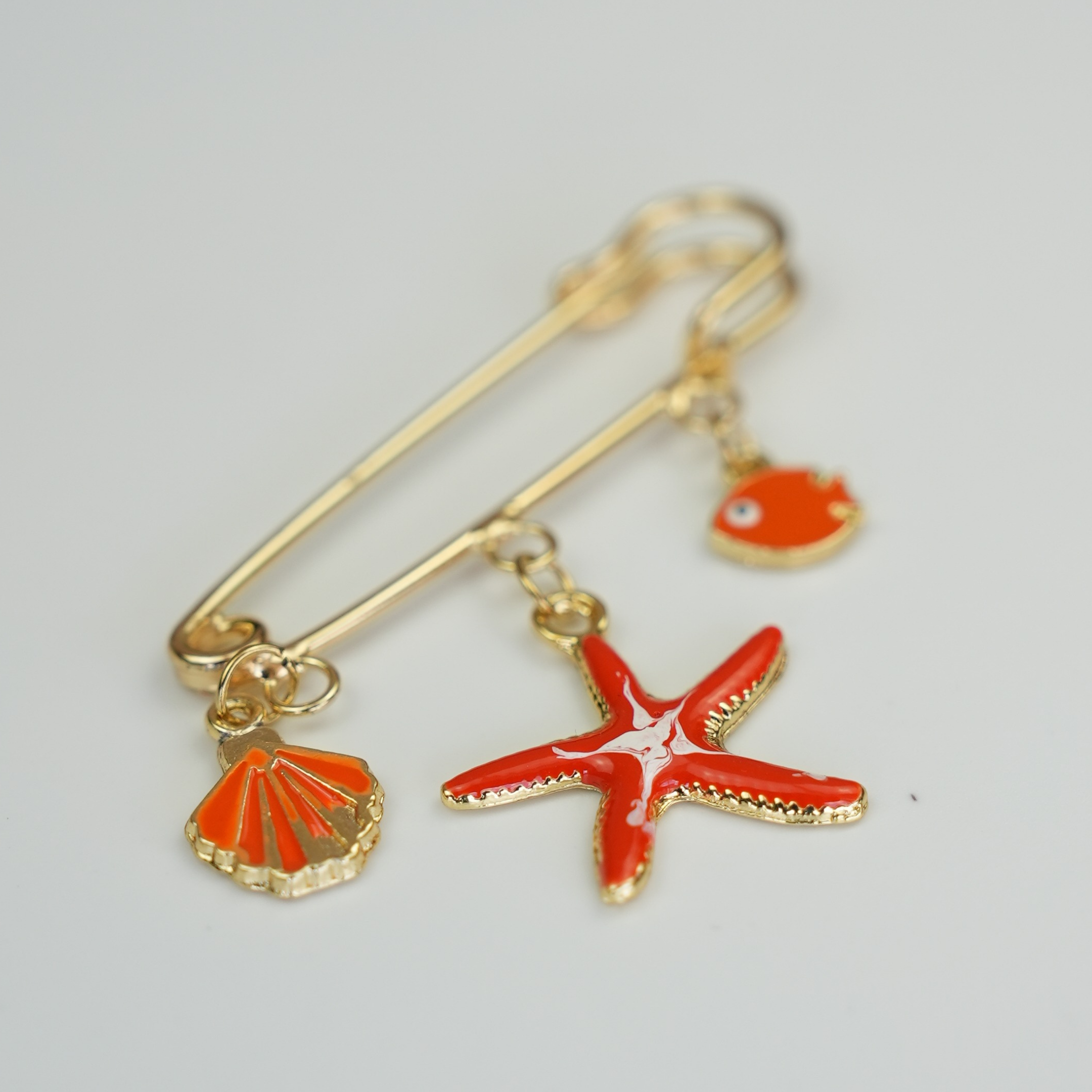 Coral Dive Çengelli İğneli Giyim & Çanta Süsü – PinCharm (Bag Charm) | Happyangels